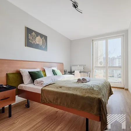 Leaf And Stone By Lookap Łódź