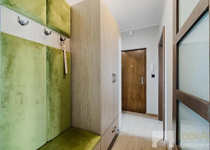 Leaf And Stone By Lookap * Łódź